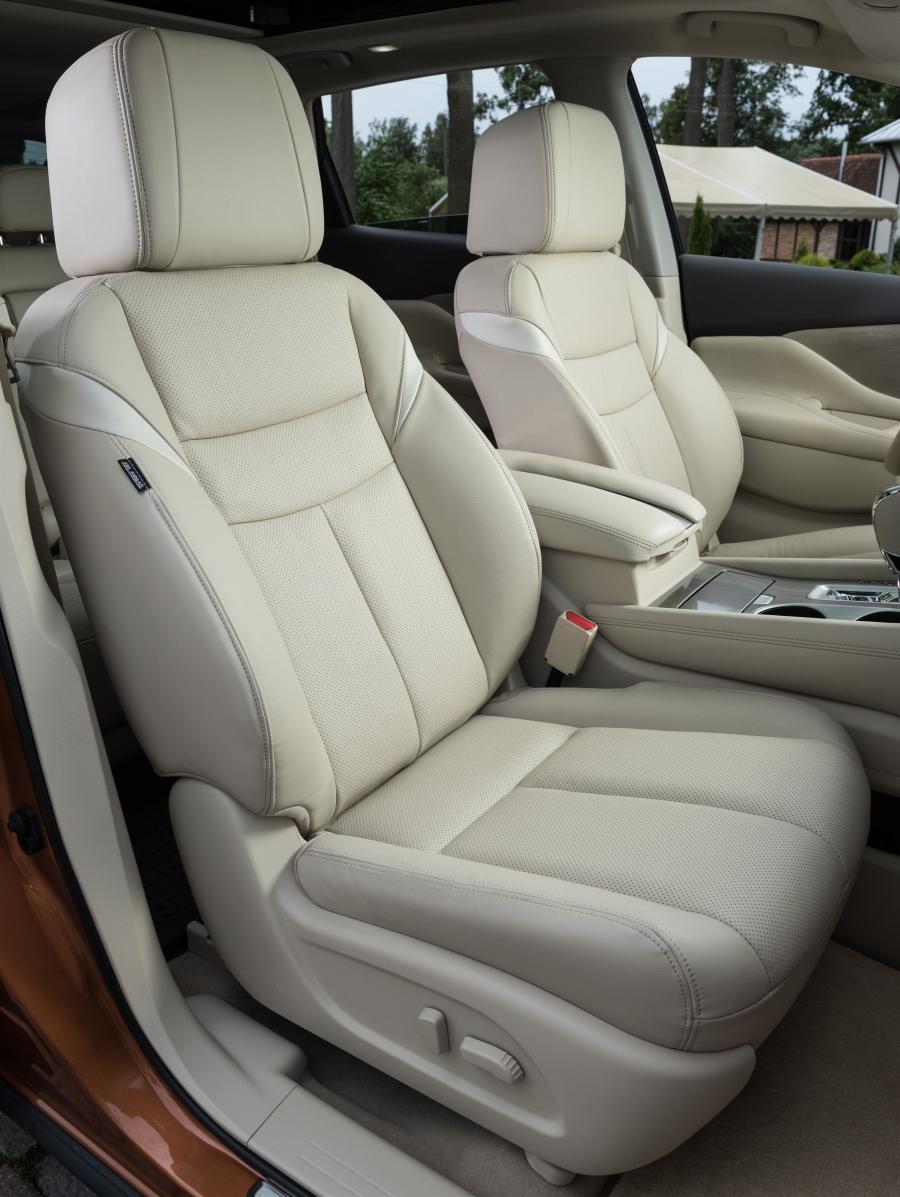 Интерьер Nissan Murano 2016 года  (CIS) (фото 75 из 90)